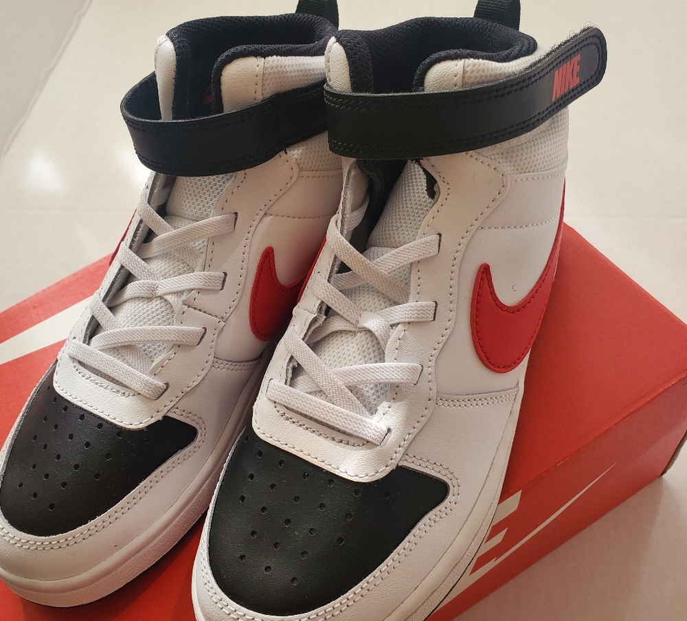 Nike kids shoes size 3y